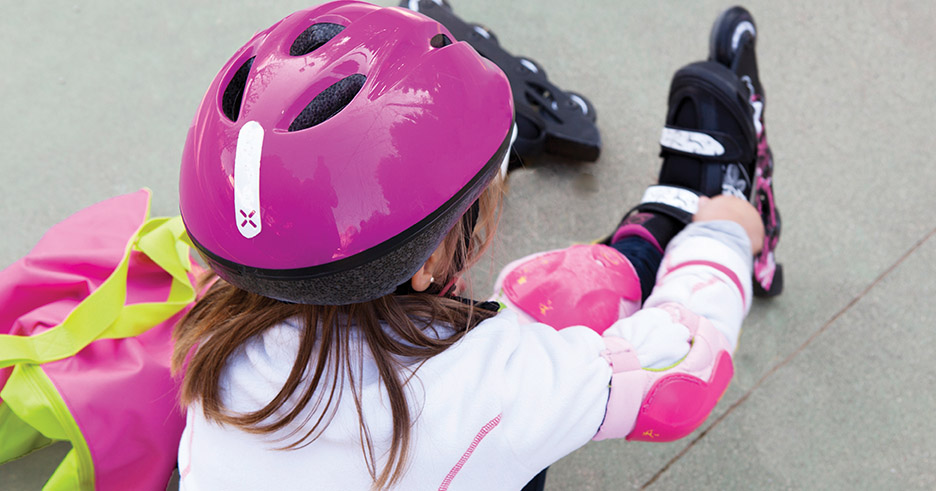 Els alumnes aprendran a a usar els patins en línia 